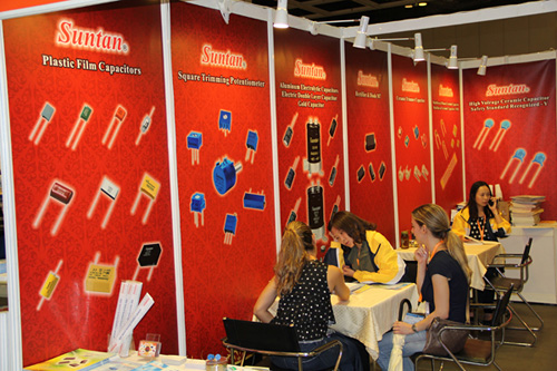 Suntan technical discussion with visitors at ElectronicAsia 2011