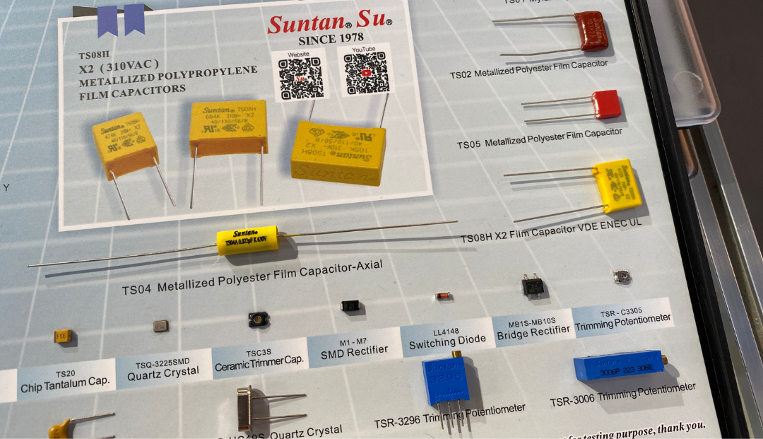 Technical conversation at exhibition